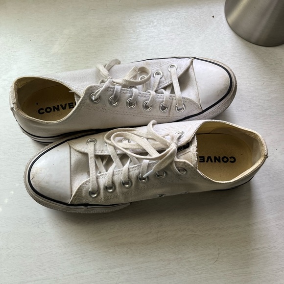 White Low Top Platform Converse size 8 women’s - Picture 2 of 5